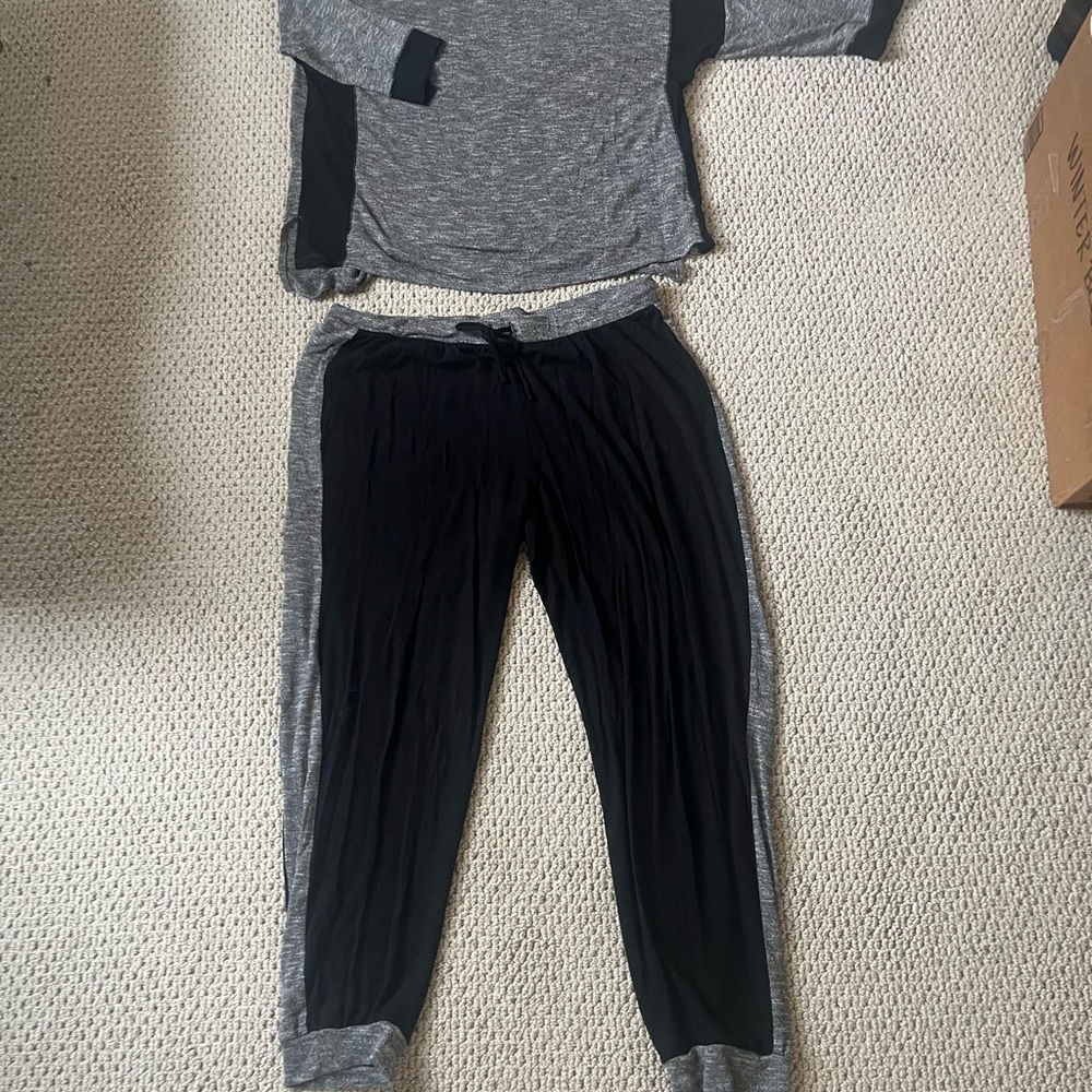 Simply Vera Vera Wang Black and Gray Kids Joggers